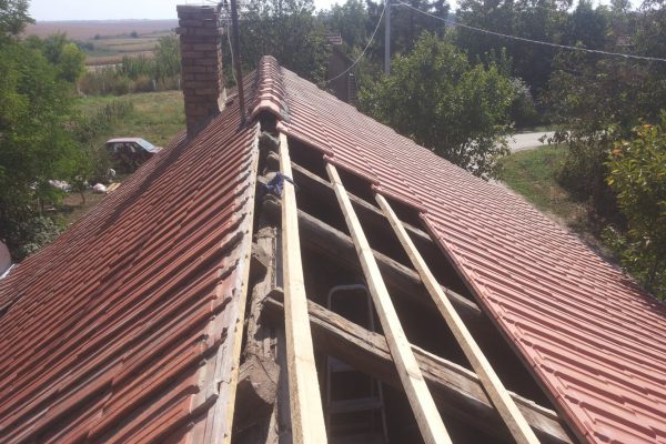 Çatı kiremitlerinin değiştirilmesi