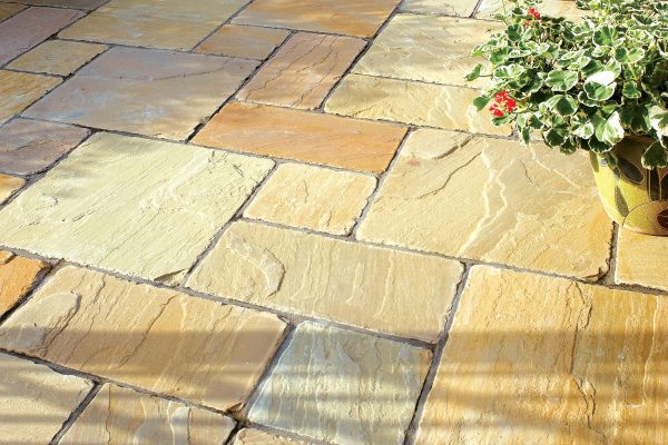 Taş zemin döşemek