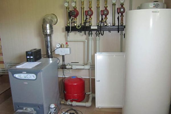 Bir gaz kazanı montajı