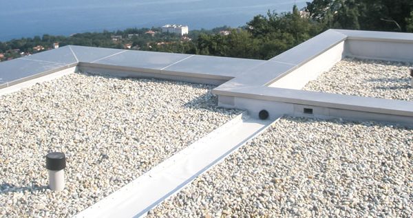 Düz bir çatının su yalıtımı