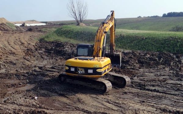 Bir inşaat çukuru kazmak