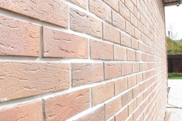 Cephe tuğlalarının montajı