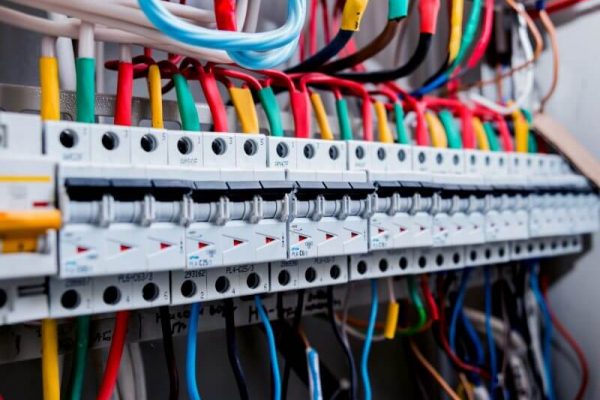 Elektrik tesisatlarının değiştirilmesi
