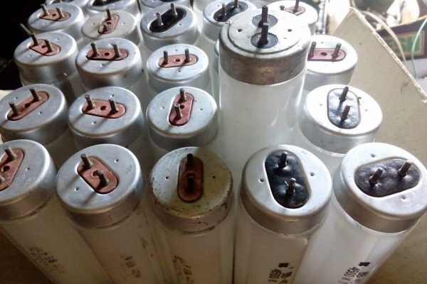 Floresan tüplerin montajı