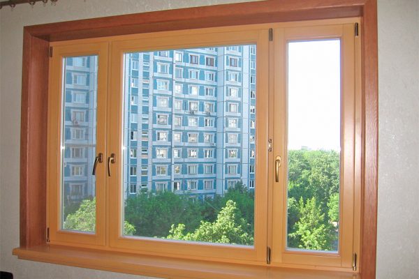 Ahşap pencereleri boyamak