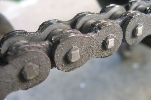 Tahrik zincirinin değiştirilmesi